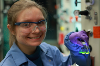 Clocking energy-transfer rates in quantum dots