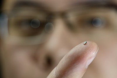 The world's tiniest temperature sensor is powered by radio waves