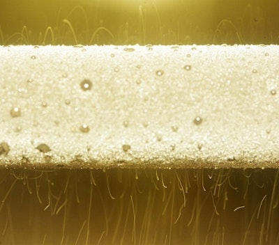 Tiny water droplets carry electric charge