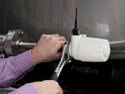 Wireless temperature transmitter powered by heat