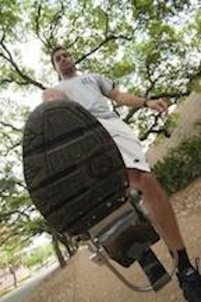 Pedestrian power electricity-generating shoes