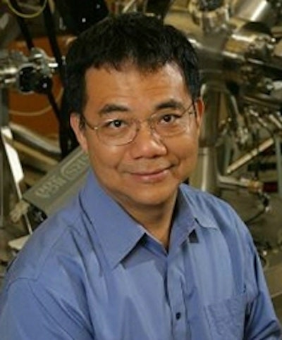 Tandem polymer solar cells set record for energy-conversion