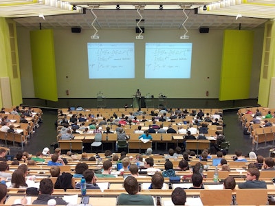 Translating university lectures in multiple languages