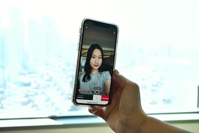 L'Oréal uses artificial intelligence and augmented reality