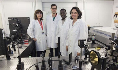 Optical sensor that detects very low glucose concentrations