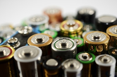 Self-Healing Liquid Brings New Life to Battery Alternative