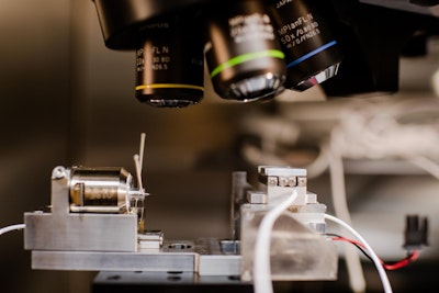 Engineers Examine Lithium Battery Defects